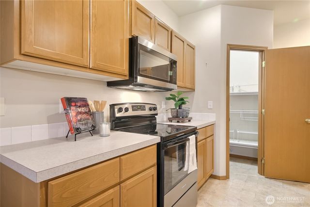 22817 SE 271st Place, Maple Valley, WA 98038