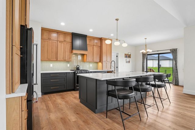 1817 Ashworth Drive, Cedar Falls, IA 50613