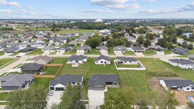1817 Ashworth Drive, Cedar Falls, IA 50613
