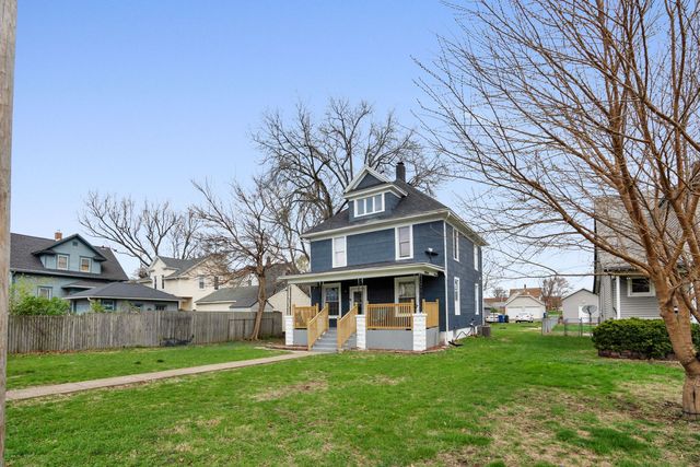 1446 W High Street, Davenport, IA 52804