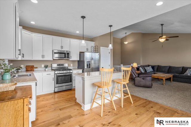 2205 Hedgeapple Road, Plattsmouth, NE 68048