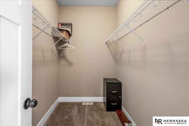 2205 Hedgeapple Road, Plattsmouth, NE 68048