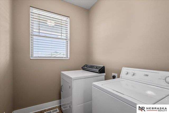 2205 Hedgeapple Road, Plattsmouth, NE 68048