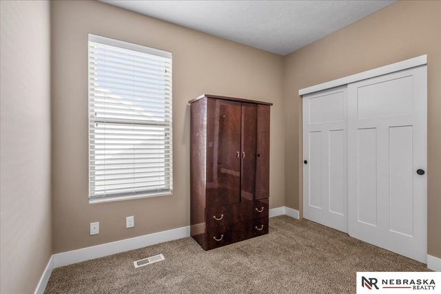 2205 Hedgeapple Road, Plattsmouth, NE 68048