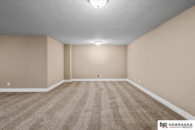 2205 Hedgeapple Road, Plattsmouth, NE 68048