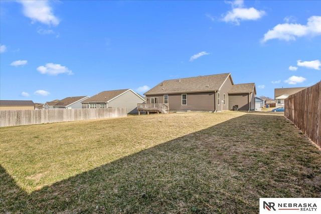 2205 Hedgeapple Road, Plattsmouth, NE 68048