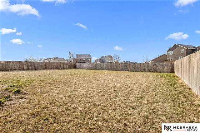 2205 Hedgeapple Road, Plattsmouth, NE 68048