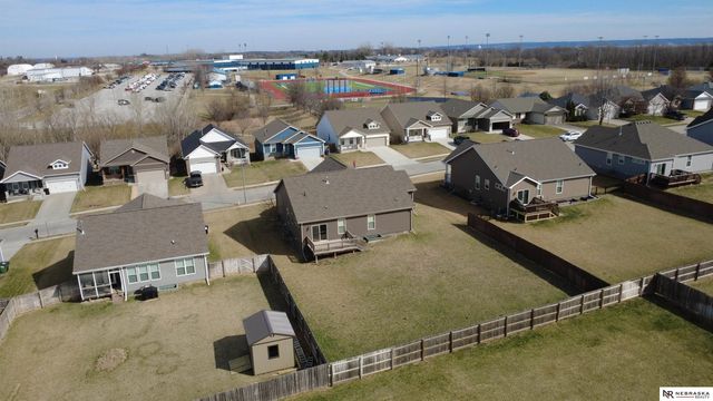 2205 Hedgeapple Road, Plattsmouth, NE 68048