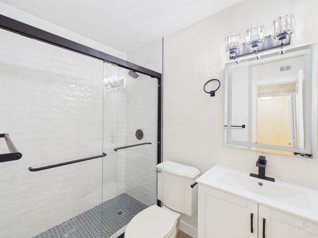 2124 Burton DR 105, Austin, TX 78741