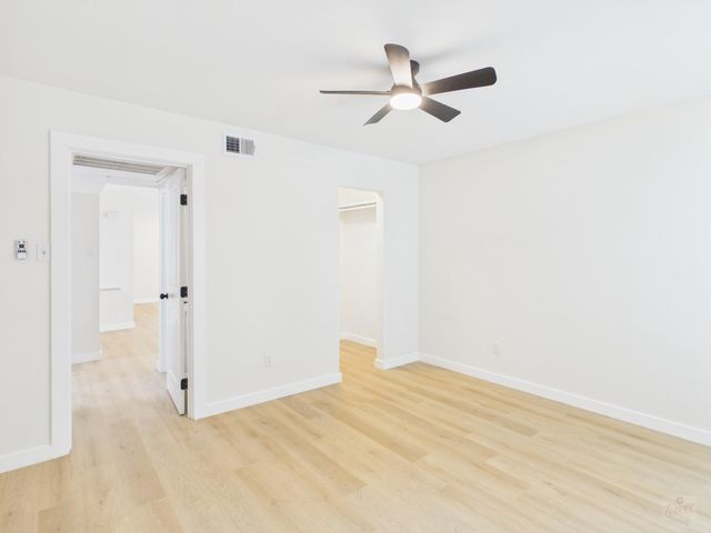 2124 Burton DR 105, Austin, TX 78741