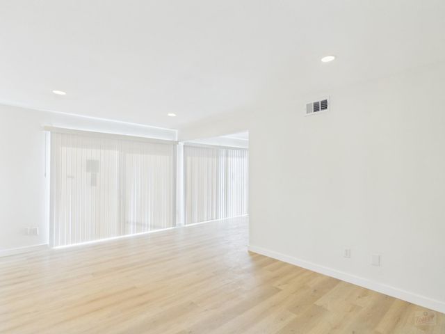 2124 Burton DR 105, Austin, TX 78741