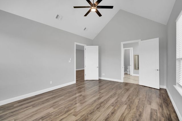 702 Chester Court, Ennis, TX 75119