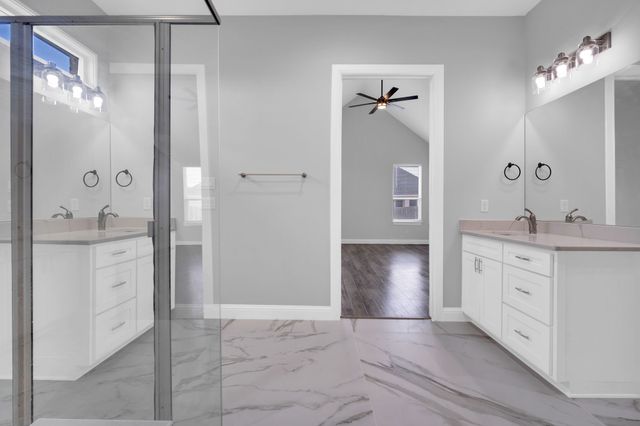 702 Chester Court, Ennis, TX 75119