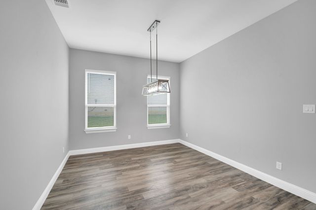 702 Chester Court, Ennis, TX 75119