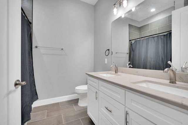 702 Chester Court, Ennis, TX 75119
