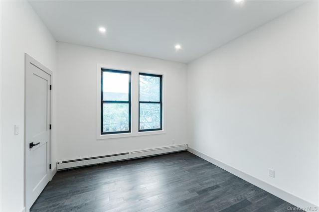 21 Mackey Avenue, Port Washington, NY 11050