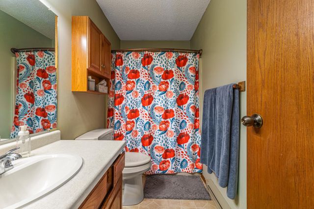 1919 27th Avenue S, Fargo, ND 58103