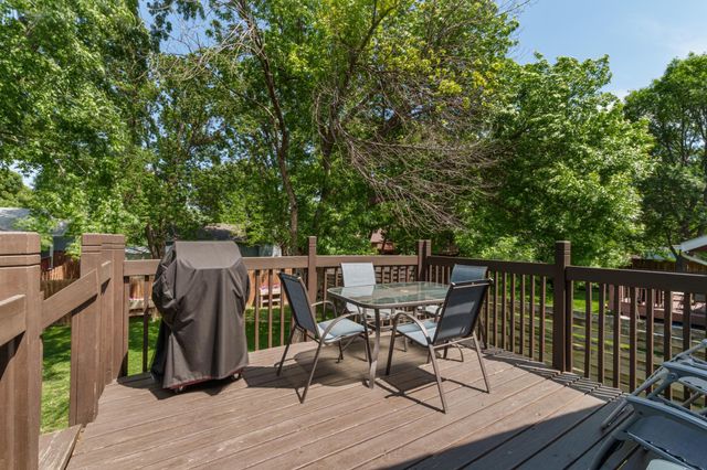 1919 27th Avenue S, Fargo, ND 58103
