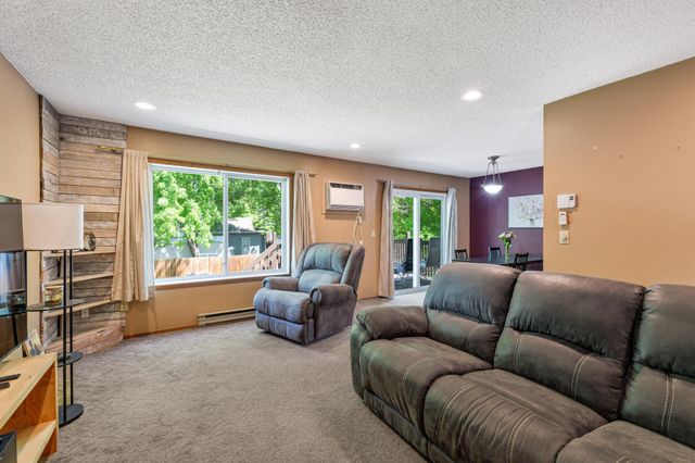 1919 27th Avenue S, Fargo, ND 58103