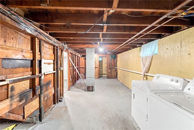 216 Hyde Street, Cranston, RI 02920