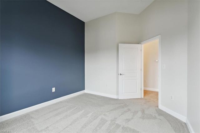 670 Town Center Dr Unit 406, Newport News, VA 23606