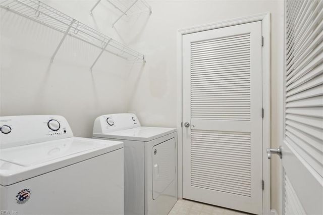 670 Town Center Dr Unit 406, Newport News, VA 23606