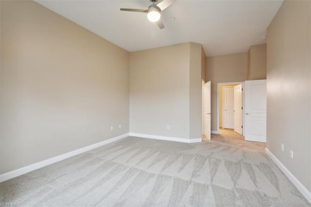 670 Town Center Dr Unit 406, Newport News, VA 23606