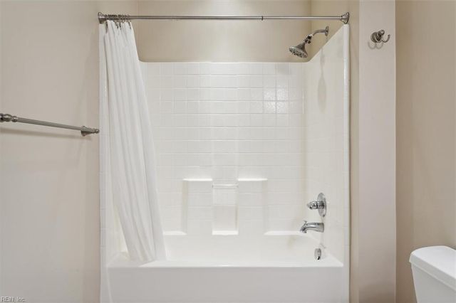 670 Town Center Dr Unit 406, Newport News, VA 23606