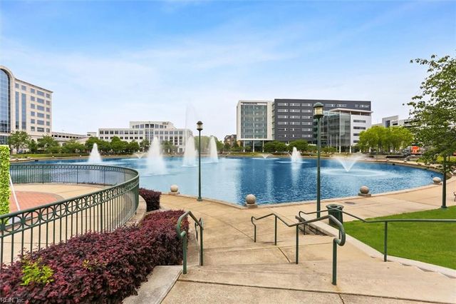 670 Town Center Dr Unit 406, Newport News, VA 23606