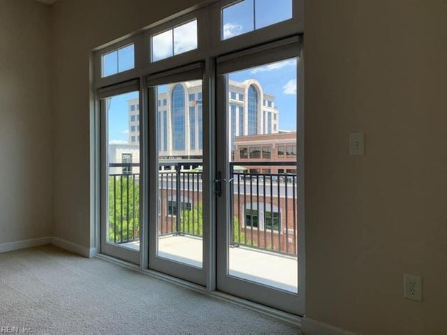 670 Town Center Dr Unit 406, Newport News, VA 23606