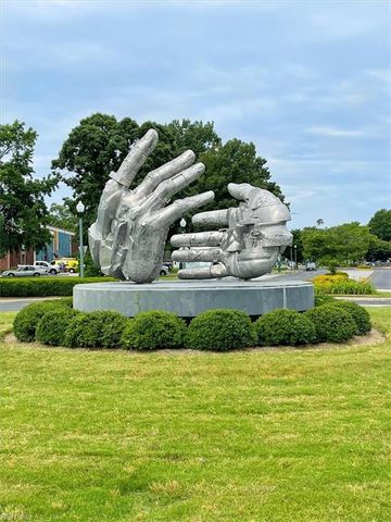 670 Town Center Dr Unit 406, Newport News, VA 23606