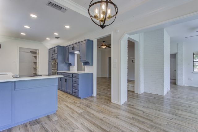 6921 Weatherwood Road, Fort Worth, TX 76133