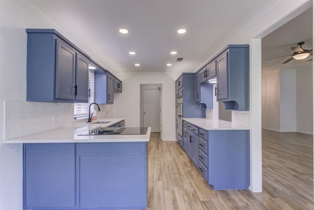 6921 Weatherwood Road, Fort Worth, TX 76133