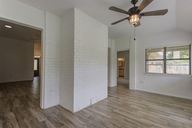 6921 Weatherwood Road, Fort Worth, TX 76133