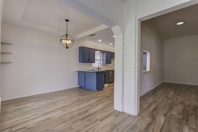 6921 Weatherwood Road, Fort Worth, TX 76133