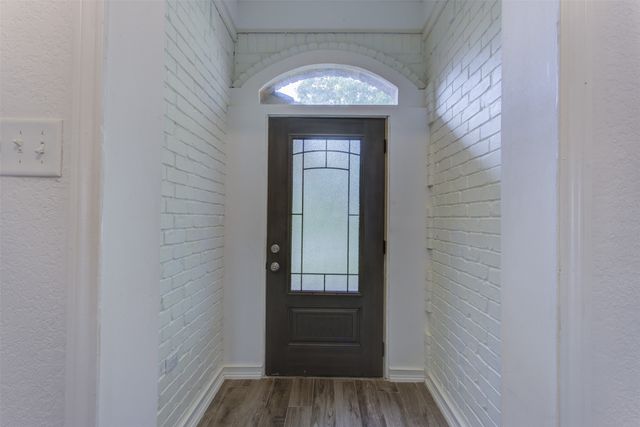 6921 Weatherwood Road, Fort Worth, TX 76133