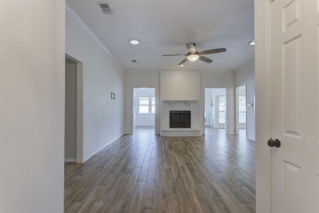 6921 Weatherwood Road, Fort Worth, TX 76133