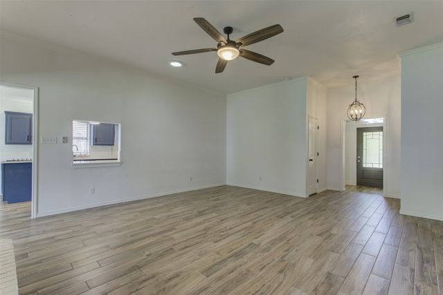 6921 Weatherwood Road, Fort Worth, TX 76133