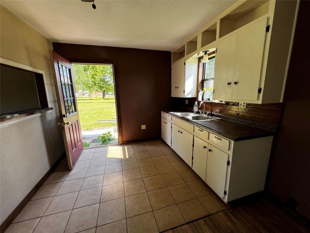 157 Clute Road, Leona, TX 75850