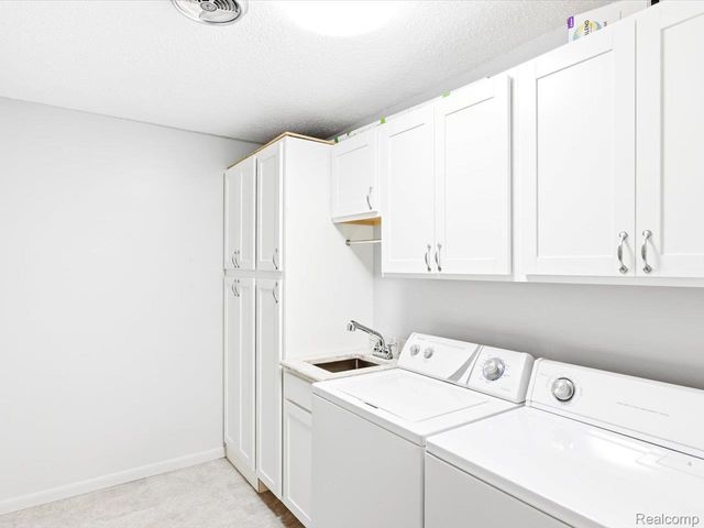 1900 River Road 3, Marysville, MI 48040