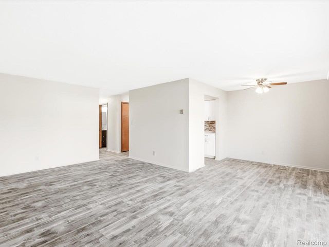 1900 River Road 3, Marysville, MI 48040