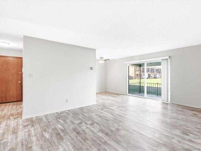 1900 River Road 3, Marysville, MI 48040