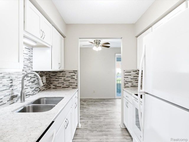 1900 River Road 3, Marysville, MI 48040