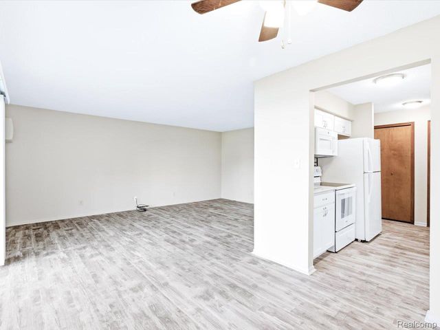 1900 River Road 3, Marysville, MI 48040