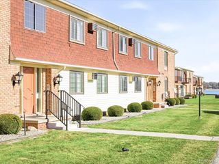 1900 River Road 3, Marysville, MI 48040