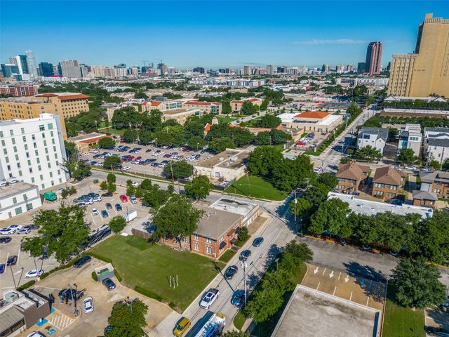911 N Haskell Avenue, Dallas, TX 75204