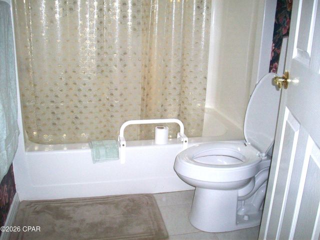 2549 Woods View Drive, Marianna, FL 32446