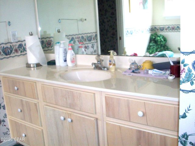 2549 Woods View Drive, Marianna, FL 32446