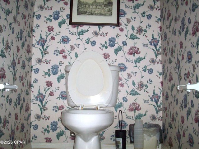 2549 Woods View Drive, Marianna, FL 32446