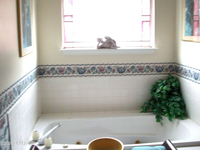 2549 Woods View Drive, Marianna, FL 32446